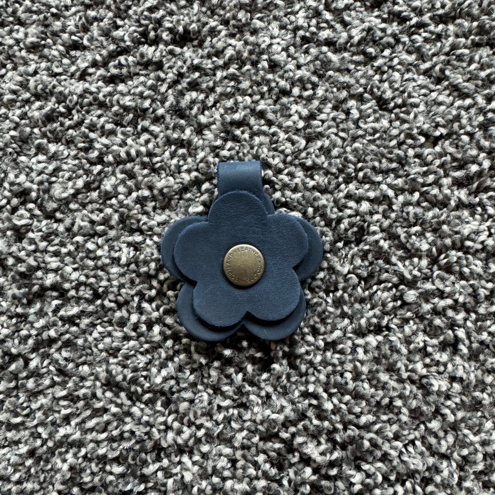 Portland Leather Snap Flower-Deep Water